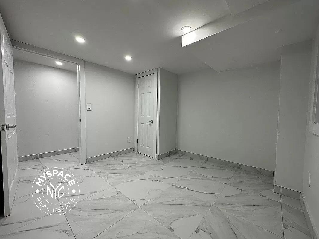 42 Southgate Court, Gravesend, Brooklyn, NY, 11223 Unit 3 photo 3