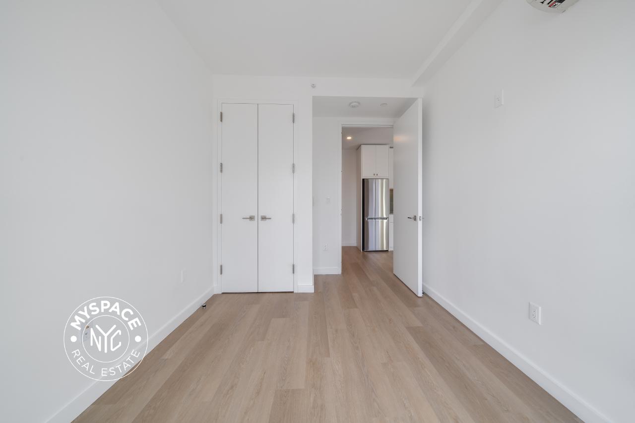 527 Grand Avenue Unit 505 photo 5