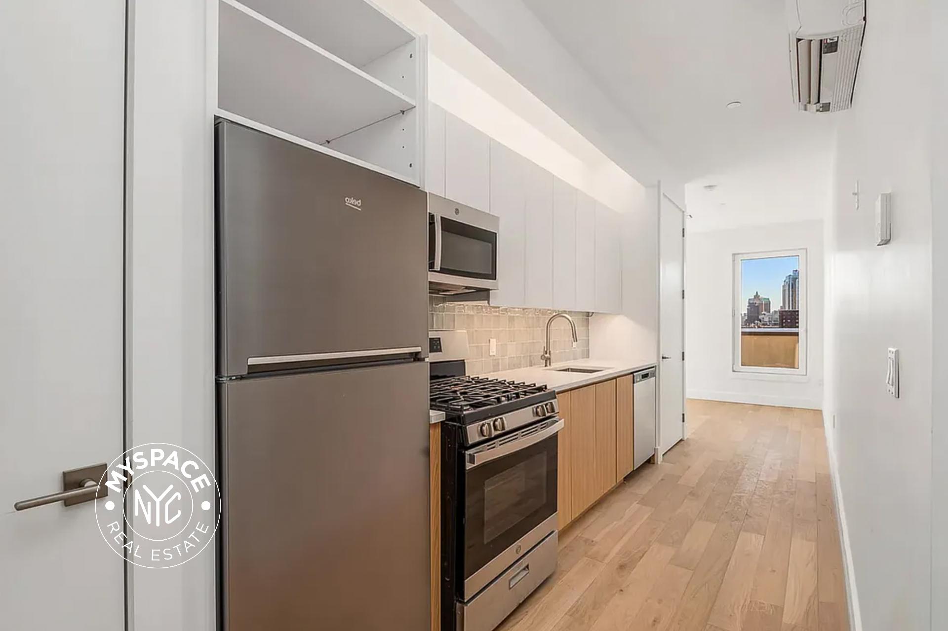58 Vanderbilt Avenue Unit 5q photo 2