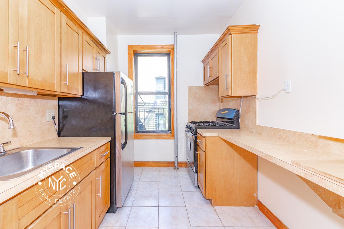 429 16th St, Brooklyn, NY 11215, USA Unit 2