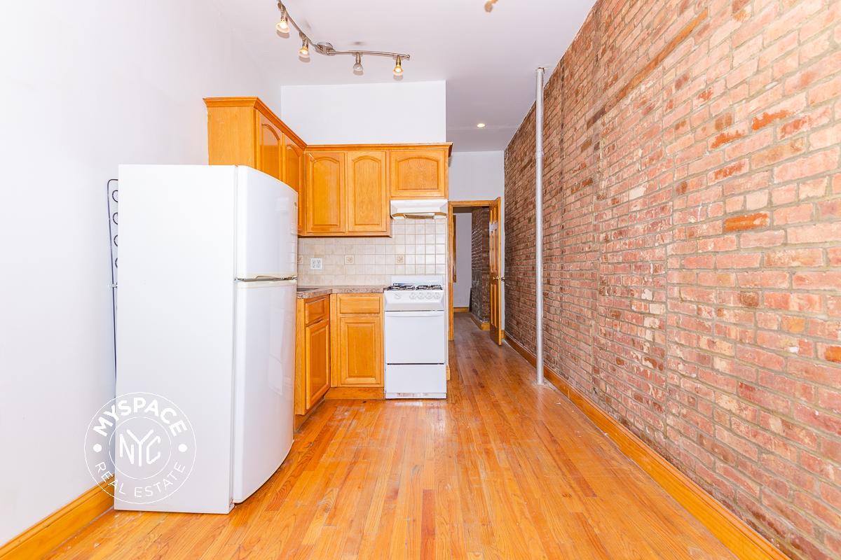 215 Franklin St, Greenpoint, Brooklyn, NY, 11222 Unit 1R
