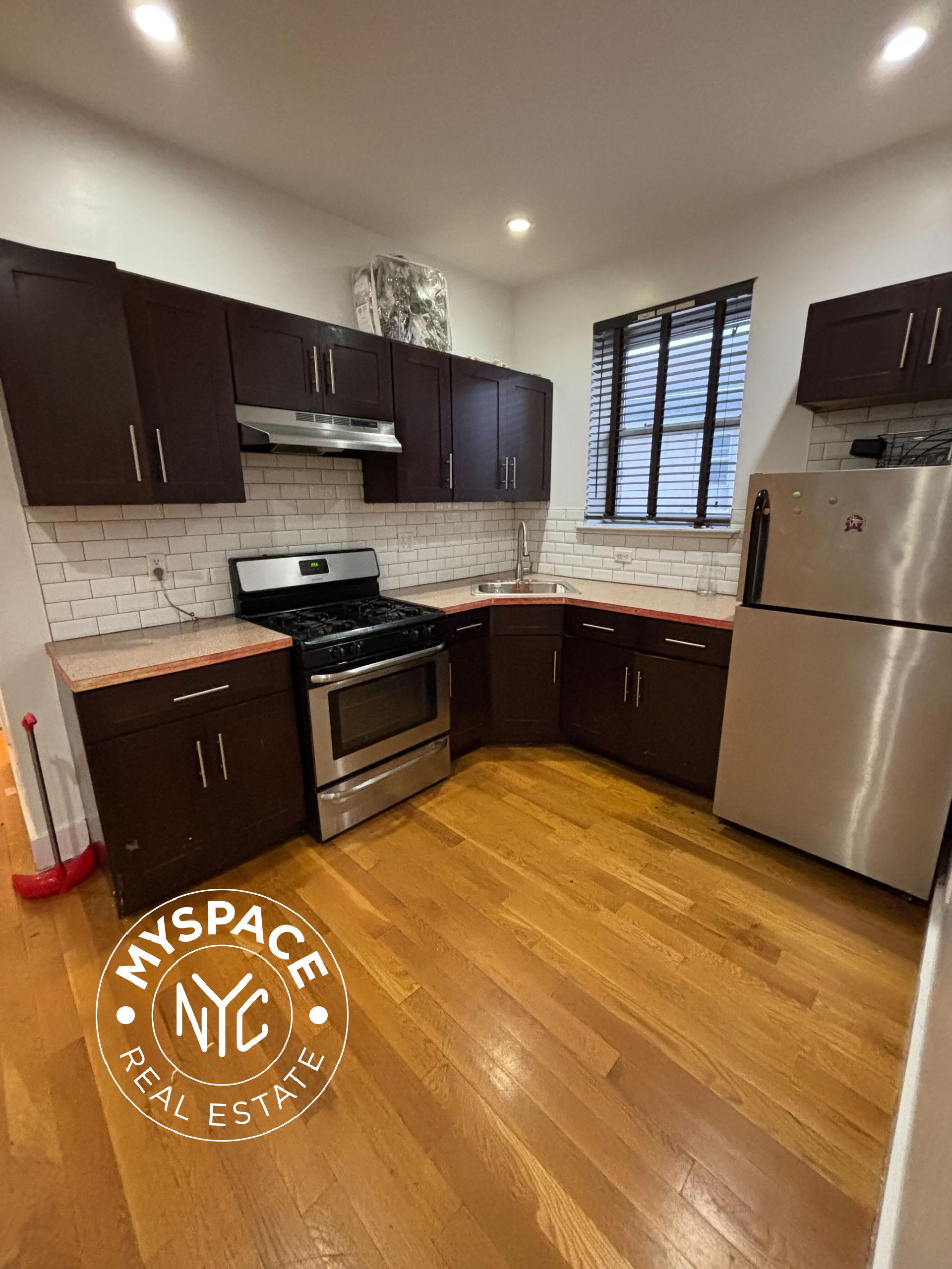 355 East 48th Street, Brooklyn, NY, United States Unit 2R