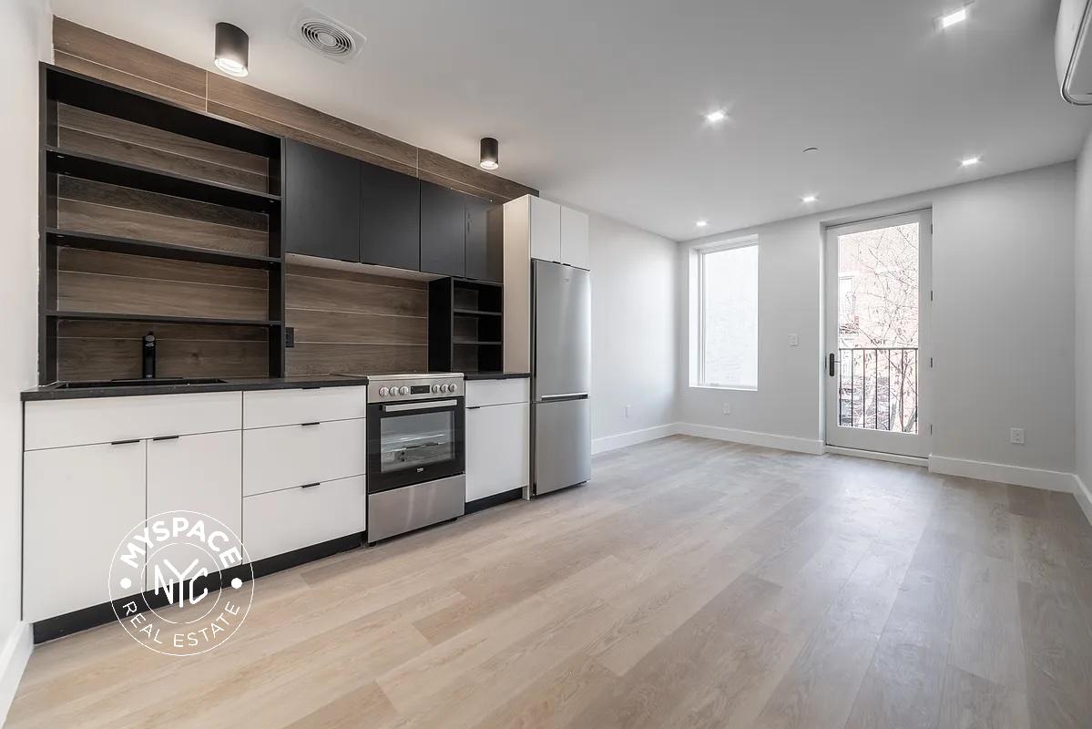 727 Dekalb Avenue, Brooklyn, NY 11216, USA Unit 4B