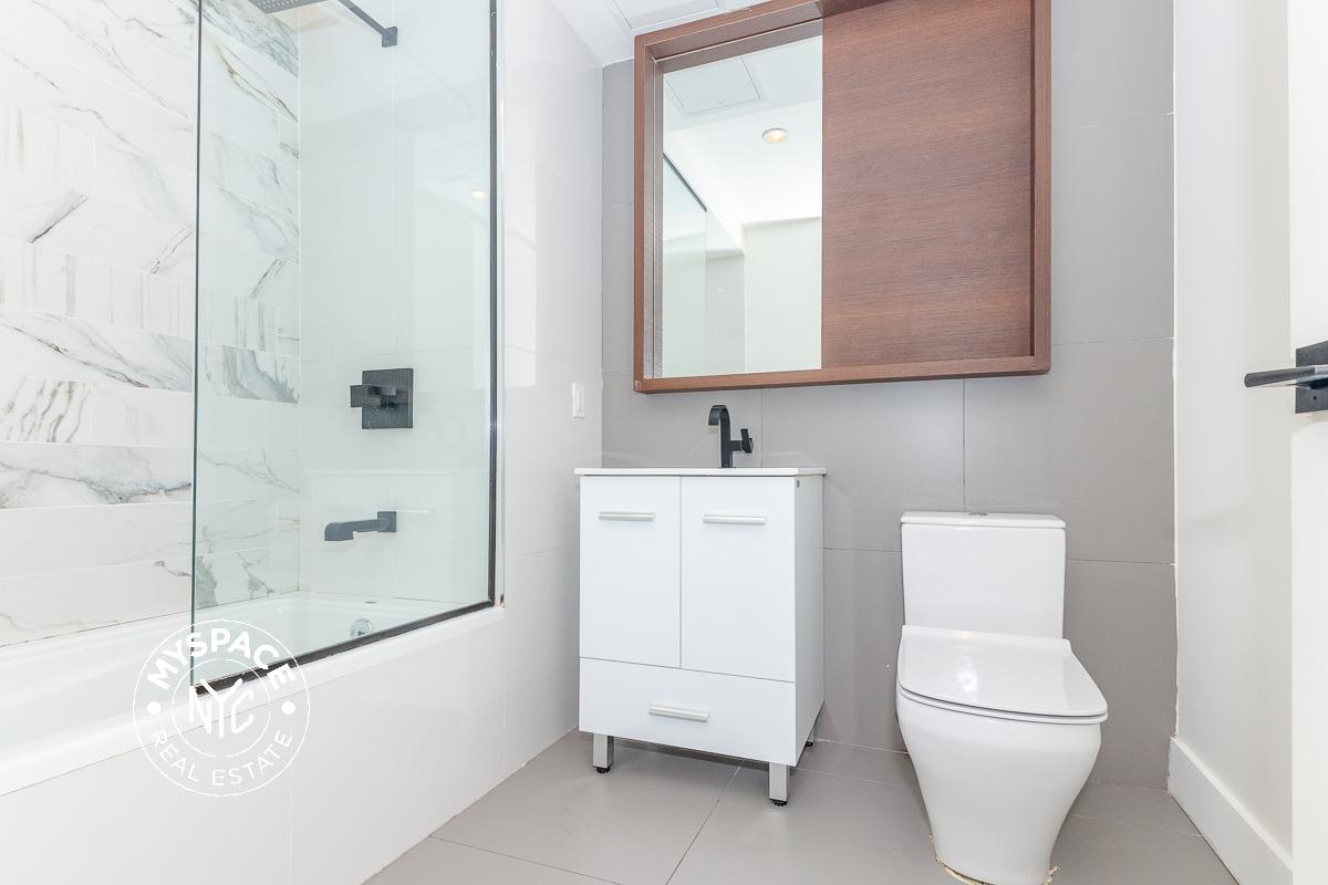 581 Ocean Pkwy, Brooklyn, NY 11218, USA Unit 4B photo 5
