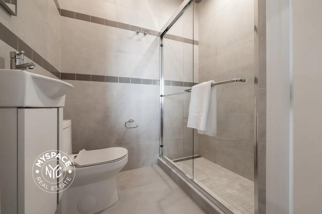 815 Flatbush Avenue Unit PH4 photo 3