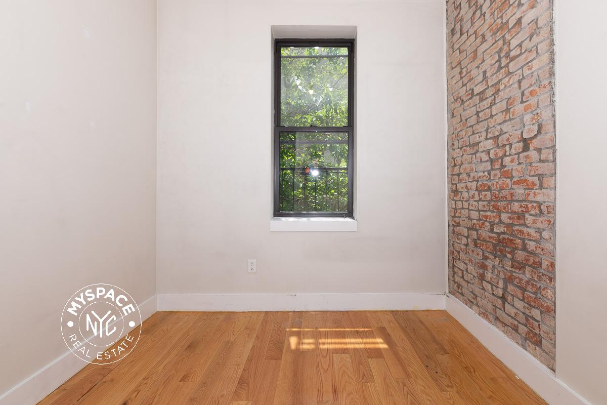772 Jefferson Ave Unit 3L photo 5