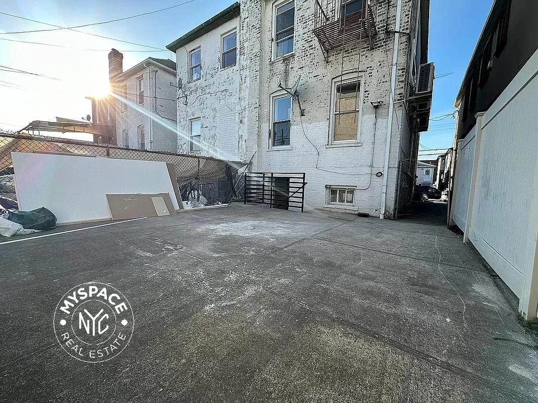 42 Southgate Court, Gravesend, Brooklyn, NY, 11223 Unit 3 photo 2