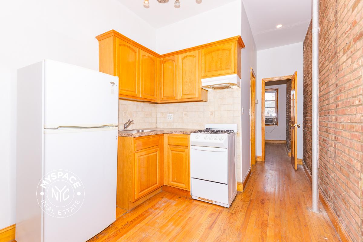 215 Franklin St, Greenpoint, Brooklyn, NY, 11222 Unit 1R photo 2