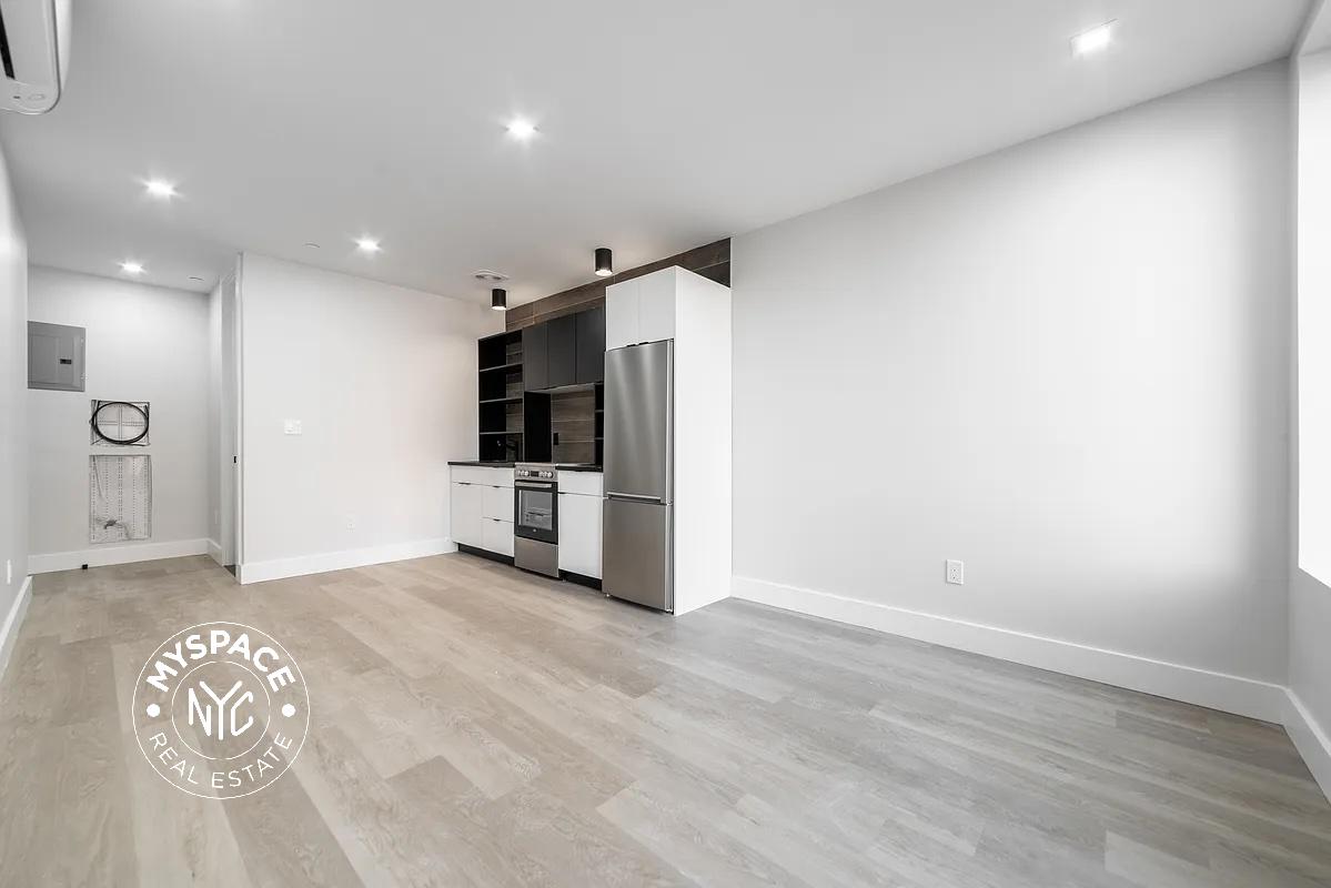 727 Dekalb Avenue, Brooklyn, NY 11216, USA Unit 4B photo 3